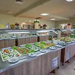 Kini Park & Free Parking Хотел Златни пясъци