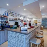 Хотел Kini Park & Free Parking 3*