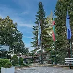 Kini Park & Free Parking Хотел Златни пясъци