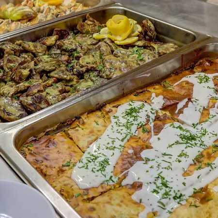 Kini Park & Free Parking Golden Sands