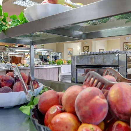 Kini Park & Free Parking Golden Sands