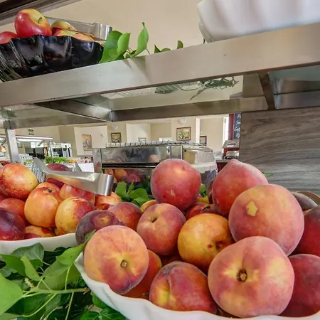 Kini Park & Free Parking Golden Sands