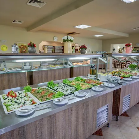 Kini Park & Free Parking Hotell Golden Sands