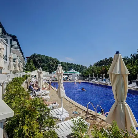 Kini Park & Free Parking Golden Sands