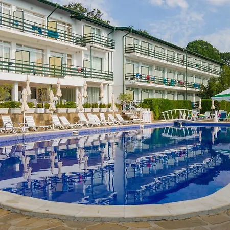 Kini Park & Free Parking Hotel Golden Sands