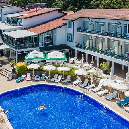 Kini Park & Free Parking Golden Sands