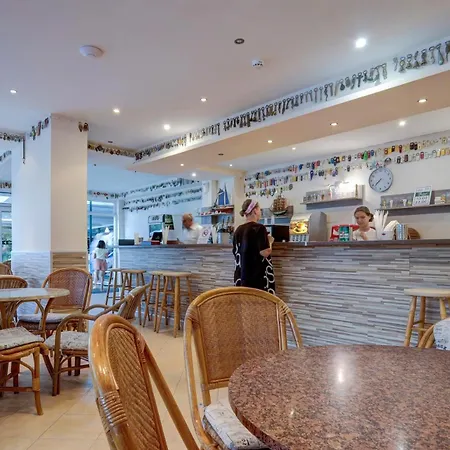 Kini Park & Free Parking Hotell 3*