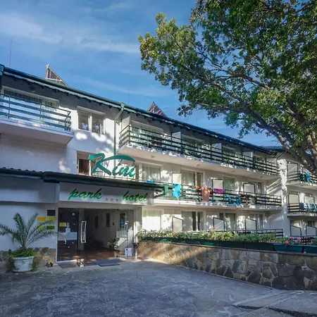 Kini Park & Free Parking Hotell Golden Sands