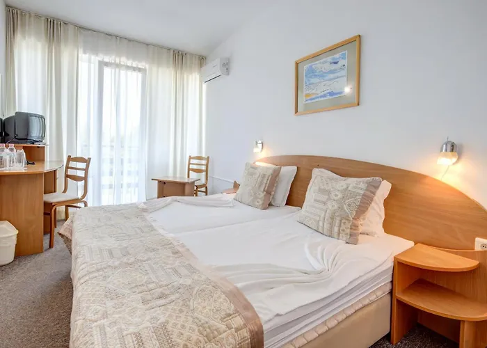 Kini Park & Free Parking 3*