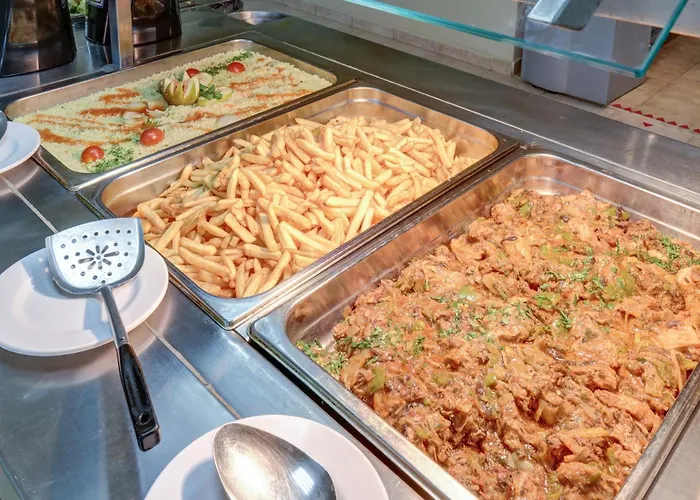 מלון Kini Park & Free Parking