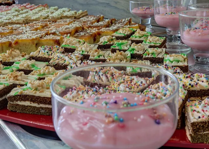 Kini Park & Free Parking מלון 3*