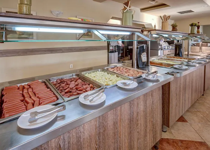 מלון Kini Park & Free Parking