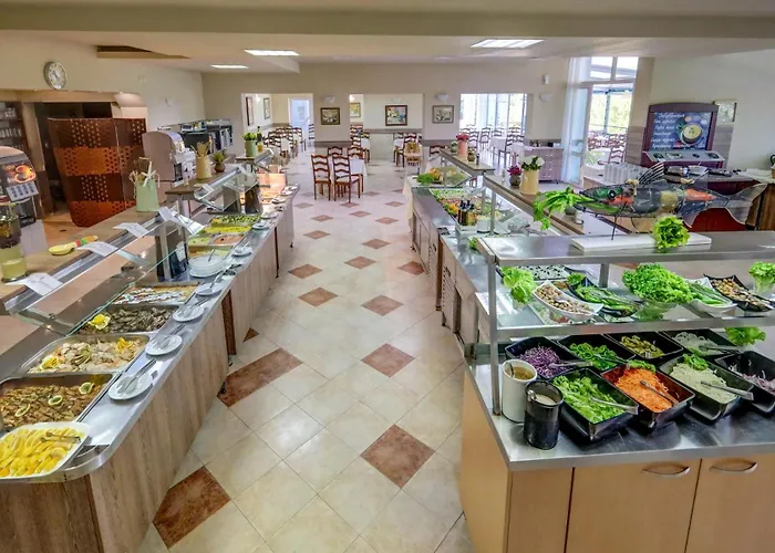 Kini Park & Free Parking מלון