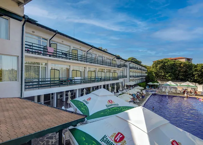 Kini Park & Free Parking מלון