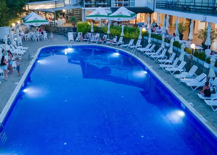 Kini Park & Free Parking 3* גולדן סנדס