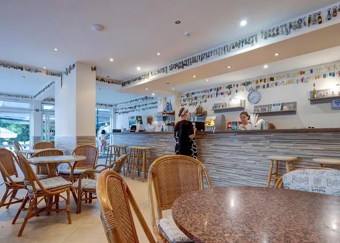 Kini Park & Free Parking מלון 3*