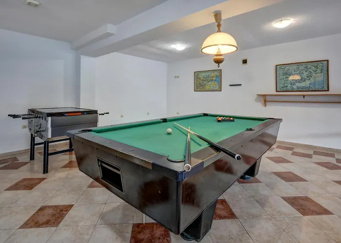 Kini Park & Free Parking