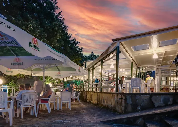 Kini Park & Free Parking גולדן סנדס