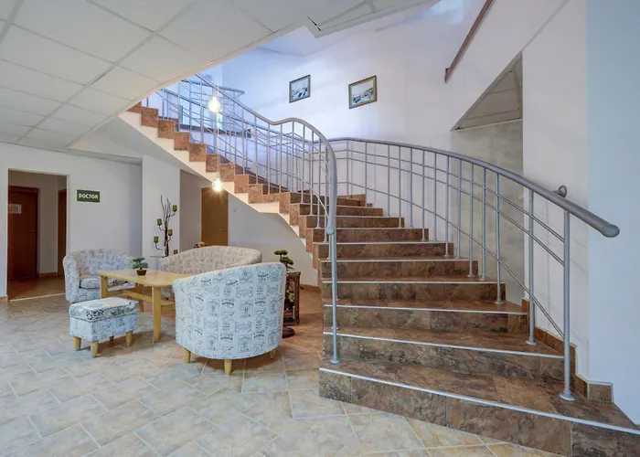 מלון Kini Park & Free Parking 3*