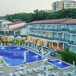 Hotel Kini Park & Free Parking