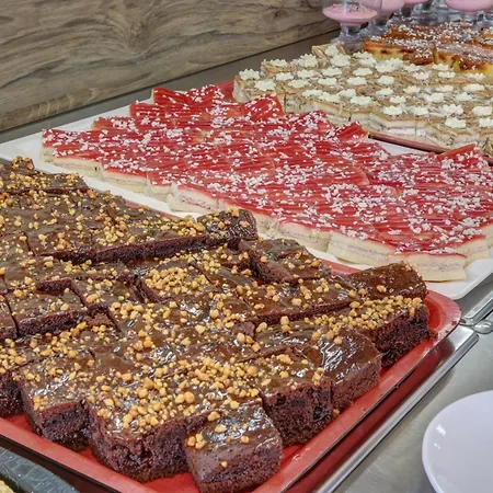 Kini Park & Free Parking Hotel 3*