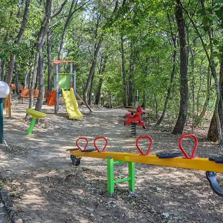 Hotel Kini Park & Free Parking