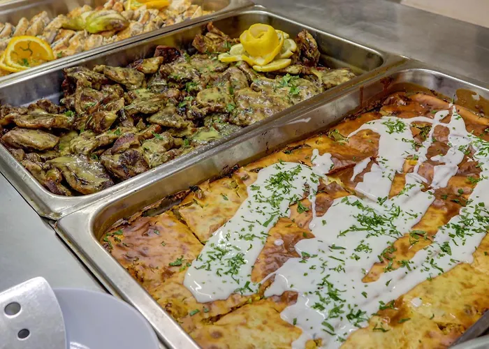 Kini Park & Free Parking Golden Sands