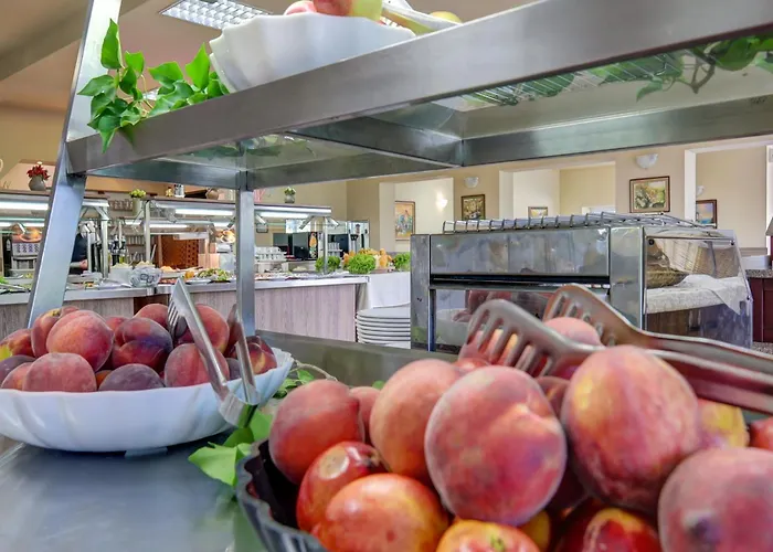 Kini Park & Free Parking Golden Sands