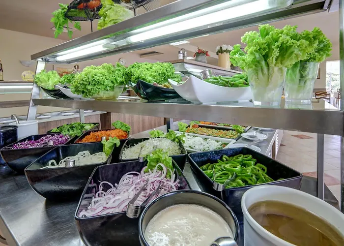 Kini Park & Free Parking Golden Sands