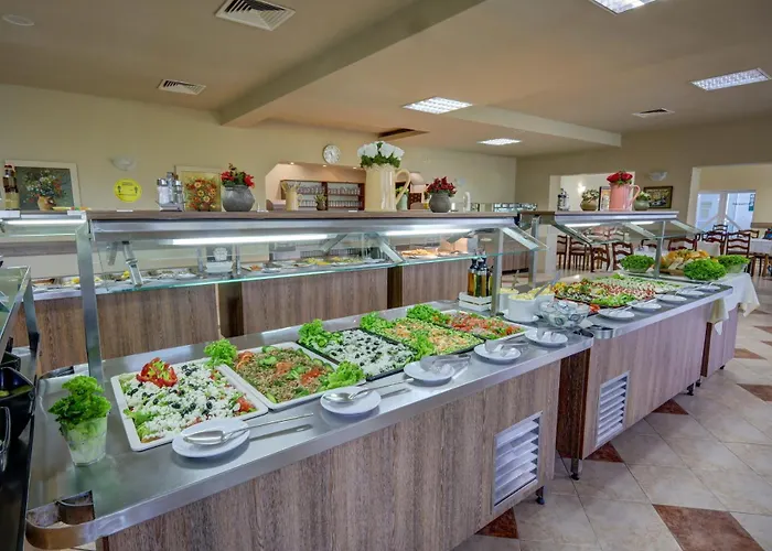 Kini Park & Free Parking Hotel Golden Sands