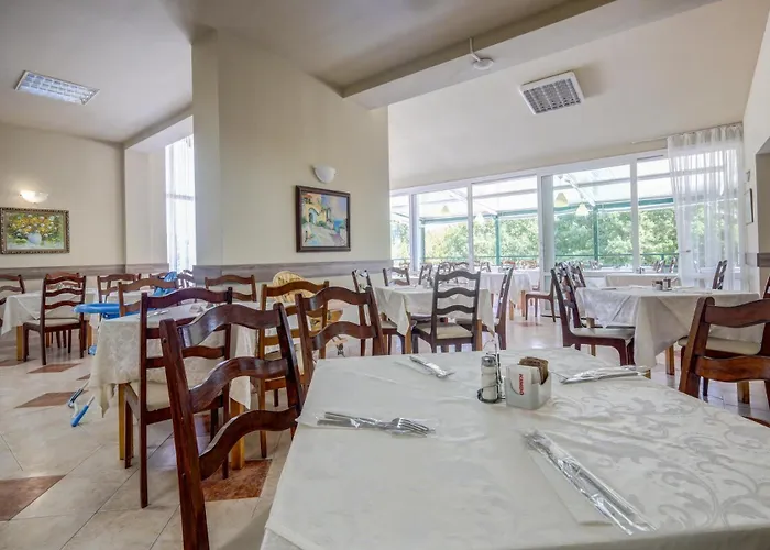 Kini Park & Free Parking Hotel Zlate písky