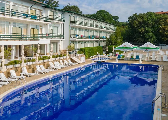 Hotel Kini Park & Free Parking 3*