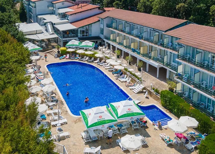 Kini Park & Free Parking Hotel 3*