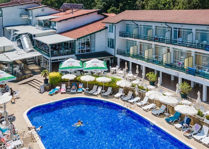 Kini Park & Free Parking Golden Sands