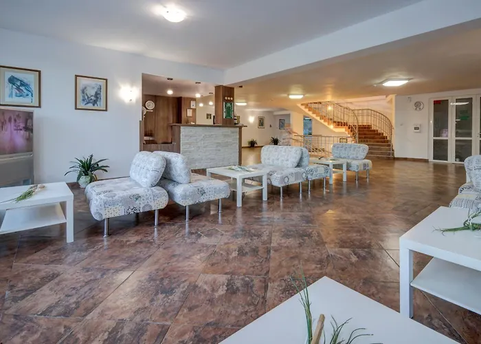 Kini Park & Free Parking Hotel 3*