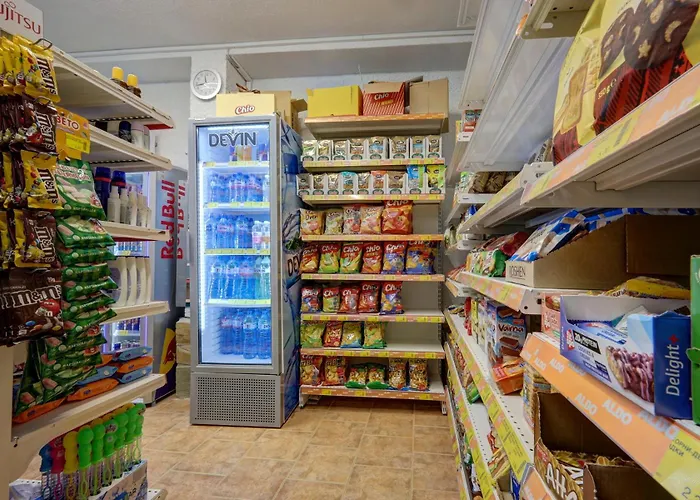 Kini Park & Free Parking Hotel Golden Sands