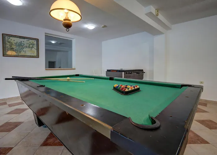 Kini Park & Free Parking Hotel Golden Sands