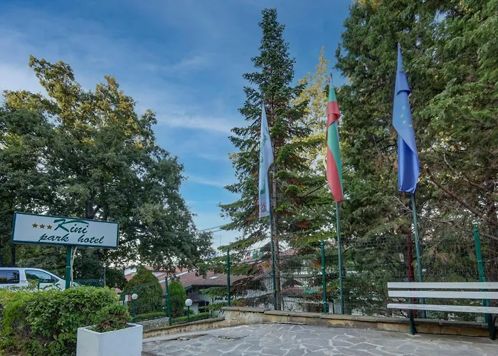 Kini Park & Free Parking Hotel Golden Sands